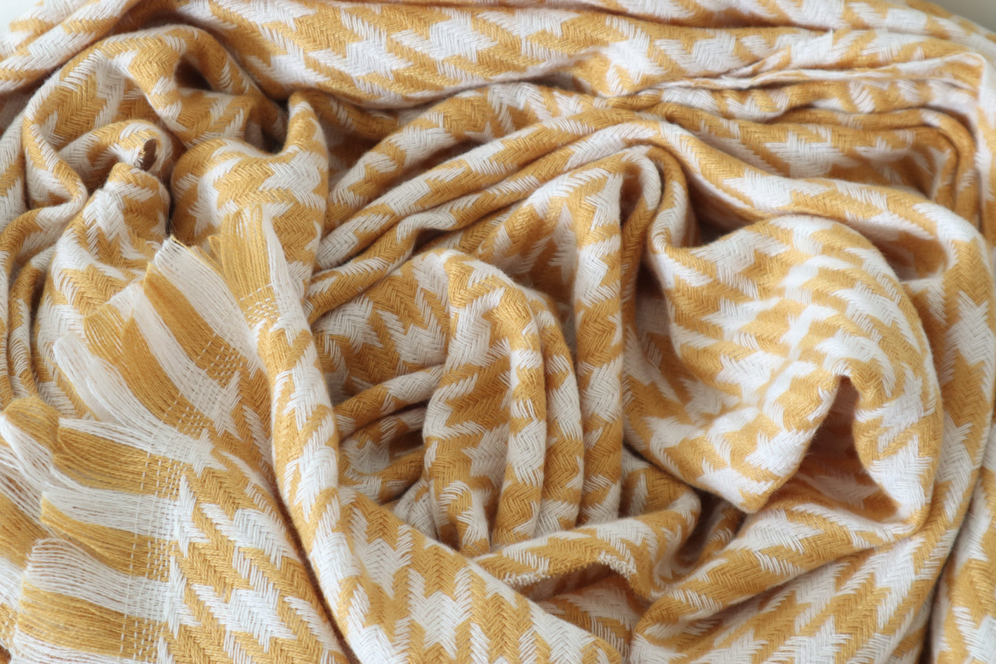 Houndstooth Scarf - Golden Ginko